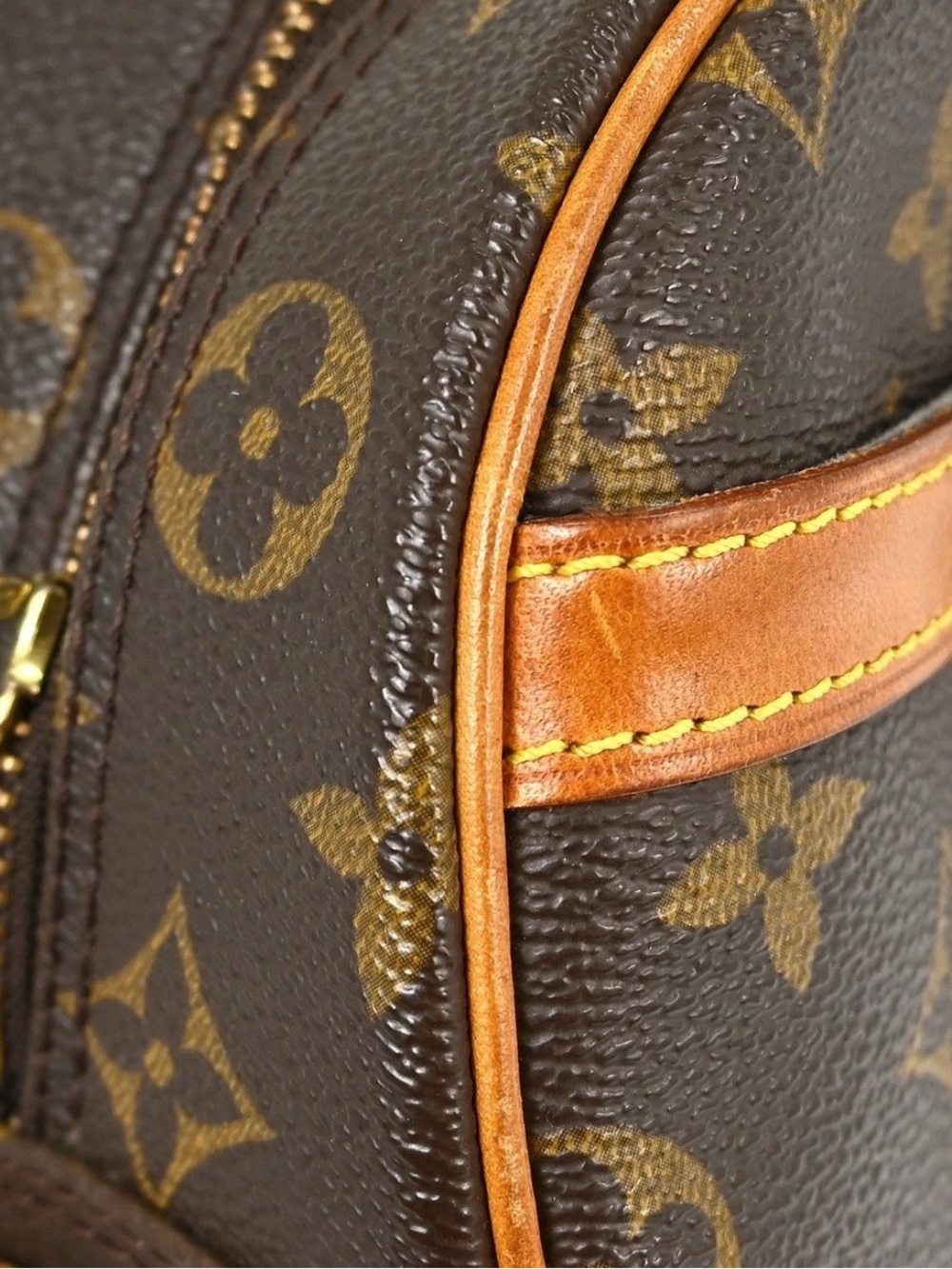 Louis Vuitton Blois Monogram Canvas Dome crossbody Bag with Vachetta Trim - Picture 5 of 15